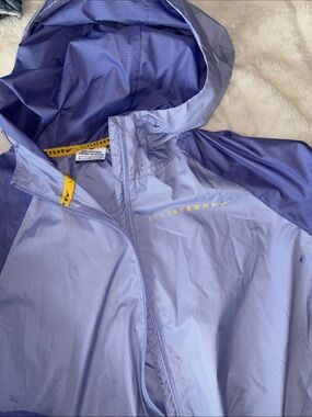Nike LIVESTRONG Hooded Windbreaker Jacket in Light Purple with Yellow Logo